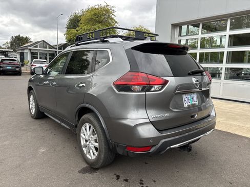 Used 2020 Nissan Rogue SV AWD/4WD image 3