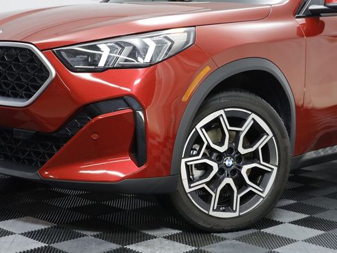 Certified 2025 BMW X2 xDrive28i image 3