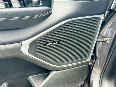 Used 2023 Jeep Wagoneer L Series II image 20