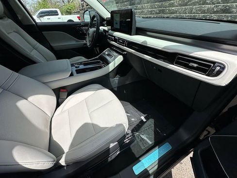 New 2026 Lincoln Aviator AWD image 20
