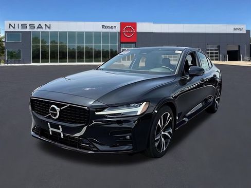 Used 2025 Volvo S60 B5 Plus AWD/4WD image 6