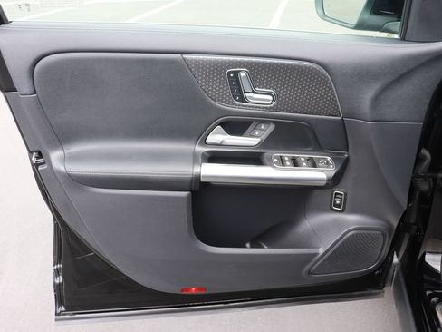 Used 2025 Mercedes-Benz GLA 250 image 9