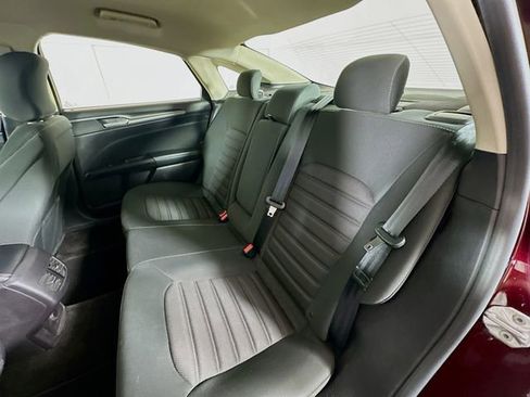 Used 2018 Ford Fusion SE w/ Fusion SE Technology Package image 24