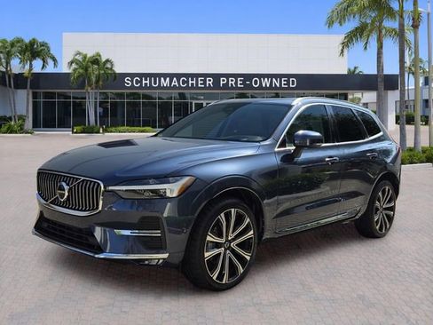 Used 2023 Volvo XC60 B5 Ultimate w/ Protection Package Premier FWD image 3