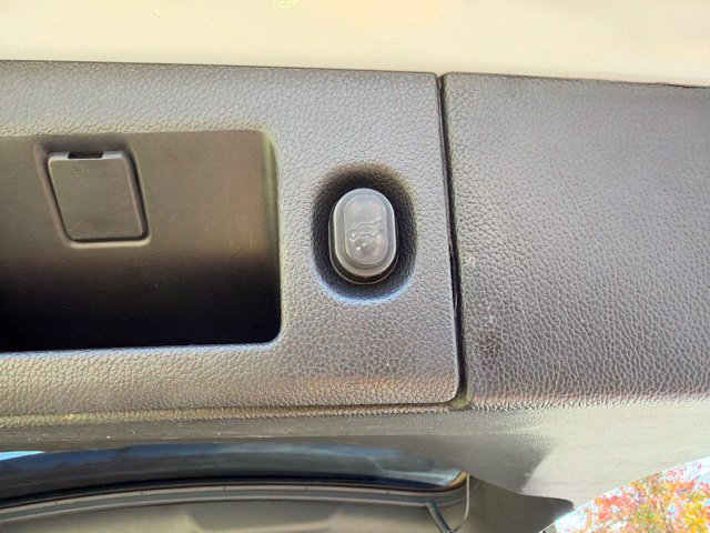 Used 2020 Cadillac Escalade Luxury AWD/4WD image 33