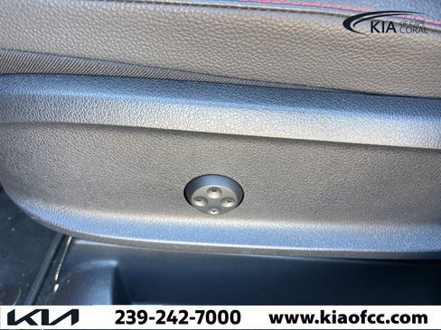 Used 2024 Mercedes-Benz GLB 250 image 16