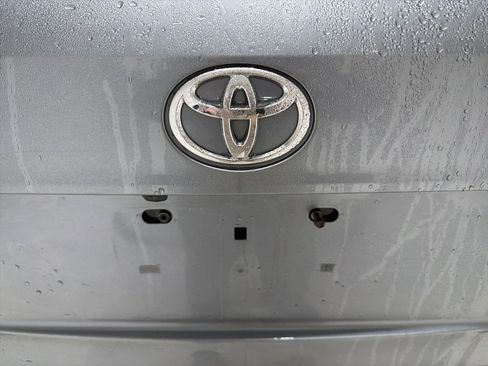 Used 2023 Toyota Highlander L image 12