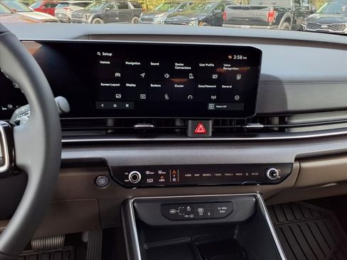 New 2026 Kia Carnival SX image 16