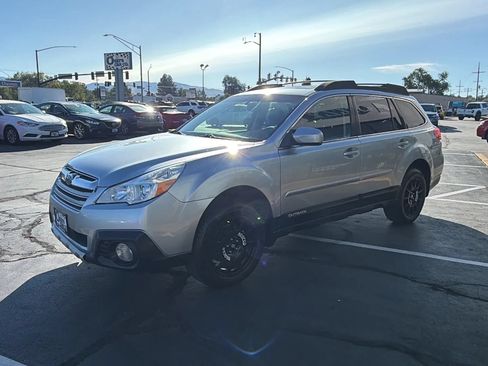 Used 2013 Subaru Outback 2.5i Limited w/ Moonroof Pkg AWD/4WD image 7