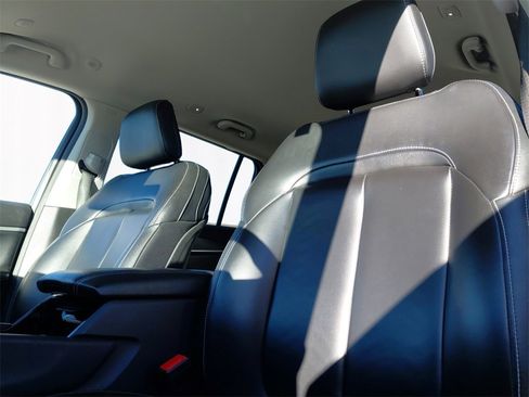 Used 2023 Jeep Grand Cherokee L Limited image 9