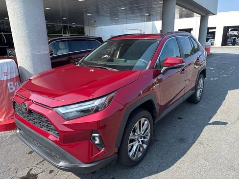 Used 2022 Toyota RAV4 XLE Premium FWD image 9