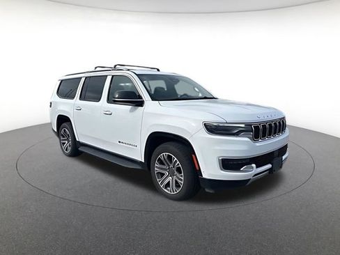 Used 2023 Jeep Wagoneer L Series II AWD/4WD image 1