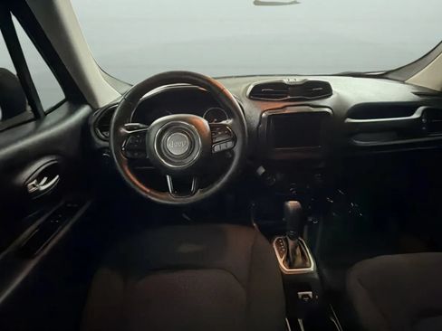 Used 2020 Jeep Renegade Altitude FWD image 11