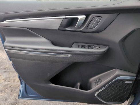 Used 2025 Buick Enclave Preferred image 22