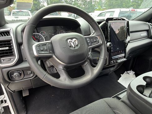 Used 2025 RAM 2500 Big Horn AWD/4WD image 25