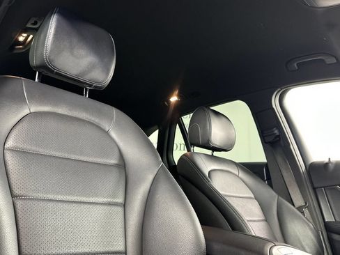 Used 2020 Mercedes-Benz GLC 300 4MATIC image 19