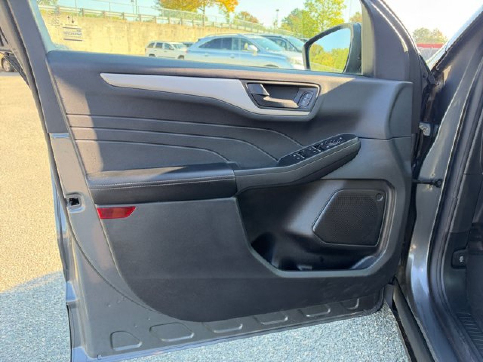 Used 2022 Ford Escape SE w/ SE Sport Appearance Package AWD/4WD image 20