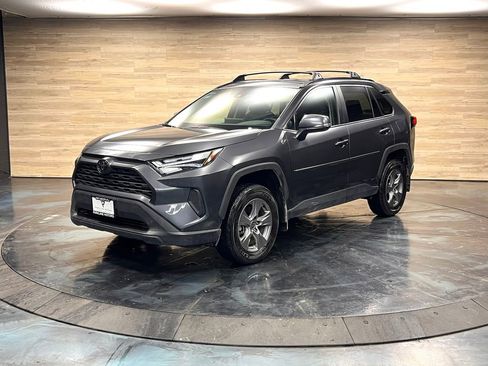 Used 2025 Toyota RAV4 XLE image 5