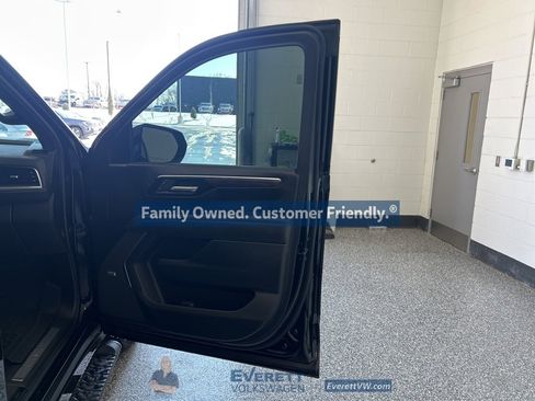 Used 2025 Chevrolet Tahoe Z71 w/ Z71 Off-Road Package image 24