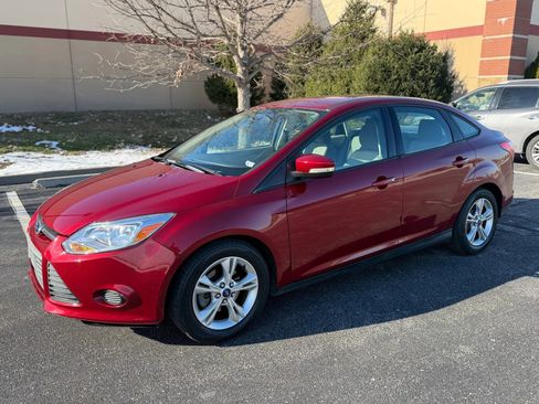 Used 2013 Ford Focus SE image 1