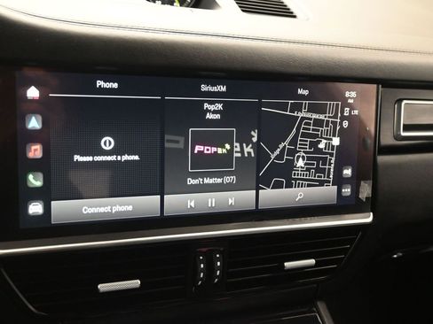 Certified 2022 Porsche Cayenne Turbo S AWD/4WD image 15