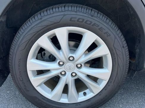 Used 2013 Toyota RAV4 Limited AWD/4WD image 21