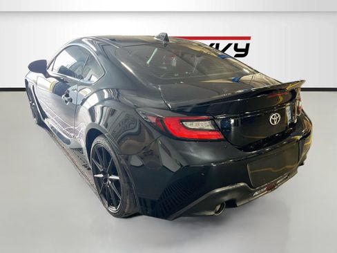Used 2025 Toyota GR86 Premium w/ Performance Package RWD image 5