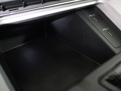 Used 2023 Audi Q3 2.0T Premium w/ Convenience Package image 5