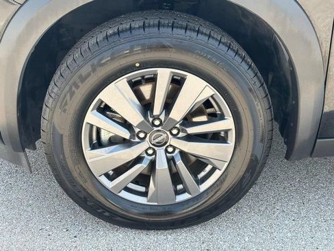 Used 2025 Nissan Pathfinder SV AWD/4WD image 8