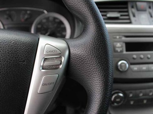 Used 2014 Nissan Sentra SV FWD image 17