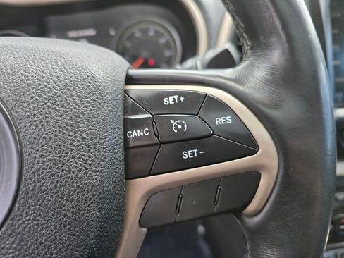 Used 2015 Jeep Cherokee Limited AWD/4WD image 7