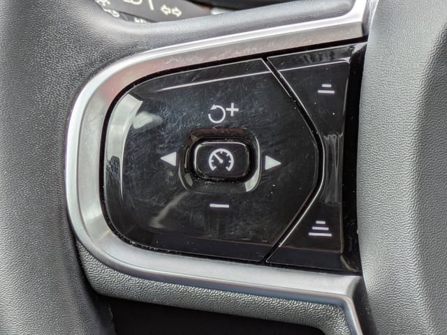 Used 2023 Volvo XC60 B5 Plus FWD image 29
