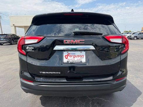 Used 2024 GMC Terrain SLE FWD image 16