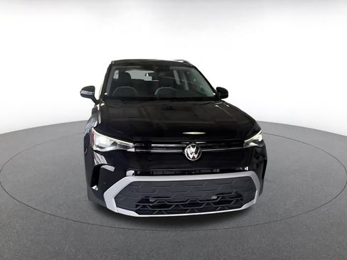 Used 2025 Volkswagen Taos SE FWD image 5