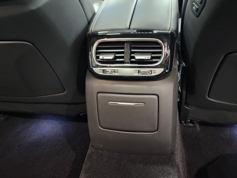 Used 2021 Genesis G90 3.3T Premium image 24