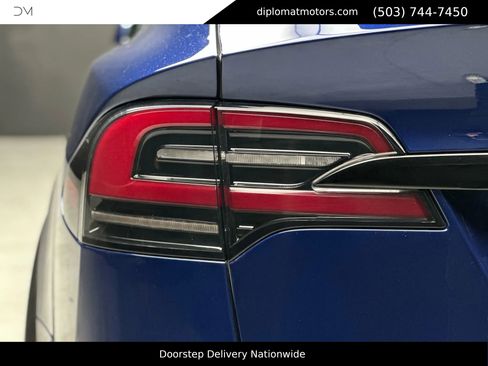 Used 2022 Tesla Model X image 14