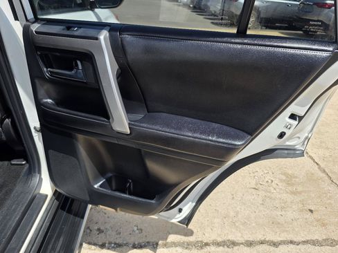 Used 2016 Toyota 4Runner SR5 Premium RWD image 22