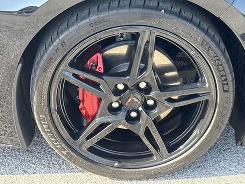 Used 2021 Chevrolet Corvette Stingray Preferred Cpe w/ Engine Appearance Package RWD image 9