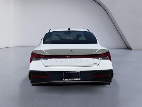 New 2026 Hyundai Elantra Limited FWD image 4