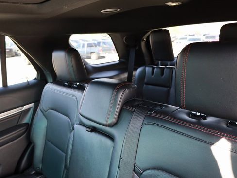 Used 2017 Ford Explorer Sport image 18