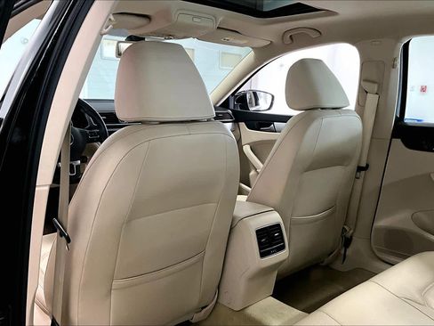 Used 2013 Volkswagen Passat 2.5 SE image 11