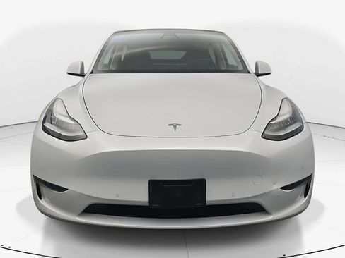 Used 2021 Tesla Model Y Long Range image 4