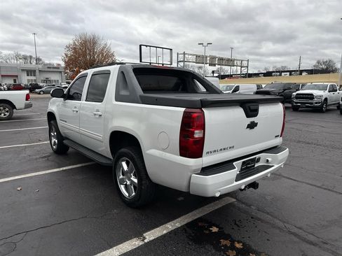 Used 2011 Chevrolet Avalanche LT w/ Luxury Package image 6
