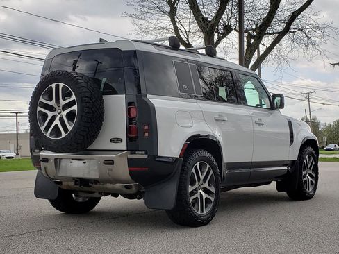 Used 2023 Land Rover Defender 110 S image 5