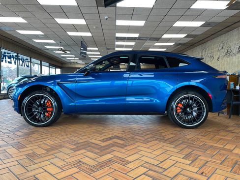 Used 2022 Aston Martin DBX AWD/4WD image 8