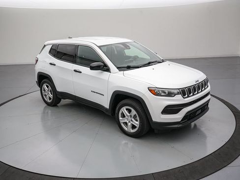 Used 2023 Jeep Compass Sport AWD/4WD image 2