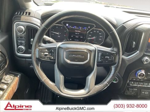 Used 2022 GMC Sierra 2500 Denali w/ Denali Black Diamond Edition AWD/4WD image 12