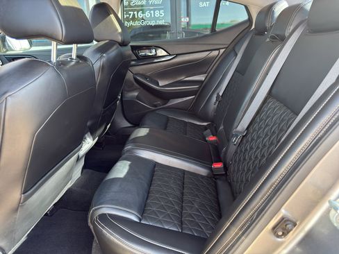 Used 2022 Nissan Maxima Platinum w/ Sport Mat Group FWD image 13