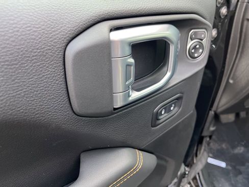 New 2026 Jeep Gladiator Sahara image 28