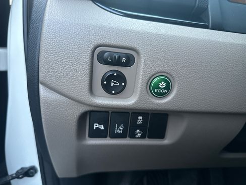 Used 2017 Honda Pilot Touring image 50